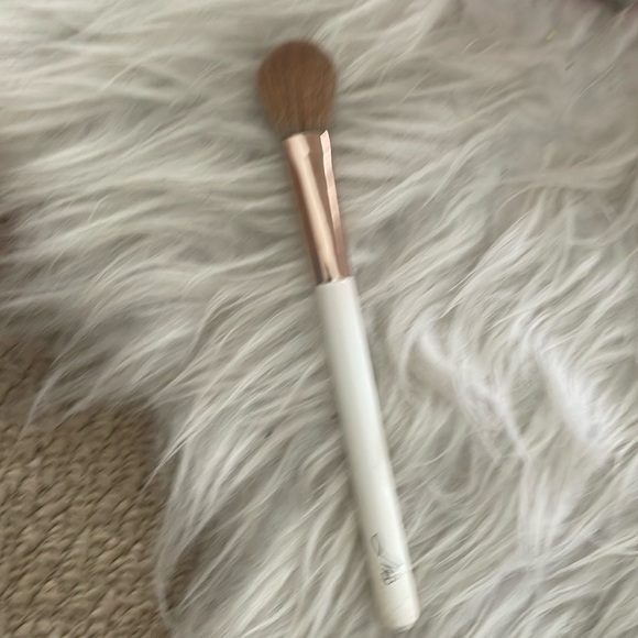 NWT Monika Blunder Tulip Blending Brush Makeup brush domed brush Nordstrom $28 - Picture 3 of 4